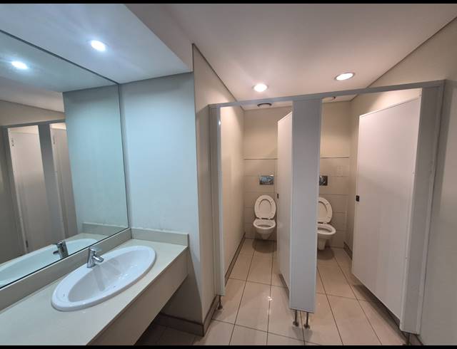 2,470M² OFFICE TO LET IN PARKTOWN